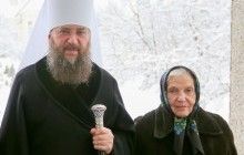 Управляющий делами УПЦ поздравил украинских женщин с Днем матери