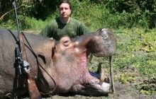Один із хворих, які керують Росією: подробиці вбивства дипломатом жінки і дитини в Москві (фото)