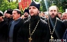 Победитель "Голоса страны" отец Александр спел под Радой в защиту московской церкви (фото)