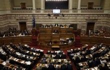 Парламент Греції ухвалив новий пакет заходів жорсткої економії, греки протестують