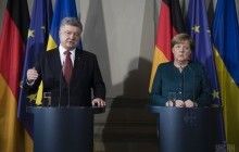 Для виконання "Мінська": Порошенко обговорив з Меркель сценарій тиску на Росію (відео)