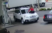 В США девушка оригинально помешала грабителю угнать свою машину (видео)
