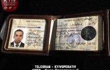 В Киеве сотрудник ГПУ протаранил припаркованные машины и скрылся, потеряв номера (фото, видео)