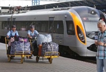 Літній час близько: УЗ змінить розклад трьох швидкісних поїздів