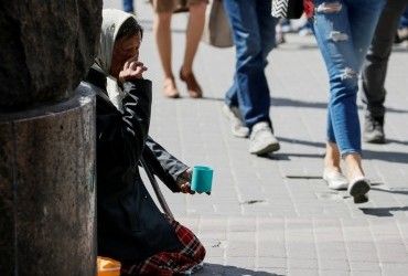 Рада увеличила соцрасходы, а денег нет: эксперты говорят о критических последствиях