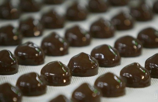 Элитная кондитерская Лос-Анджелеса готовится к пасхальному сезону (видео)