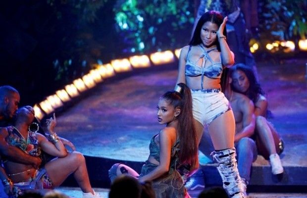 Аріана Гранде повторила рекорд The Beatles, посівши перші три рядки Billboard