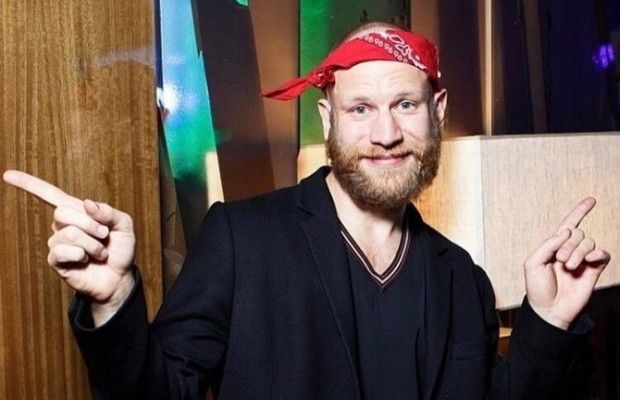 "Іванку, йди побігай": скандального співака Дорна вперше застали із сином у Києві (фото)