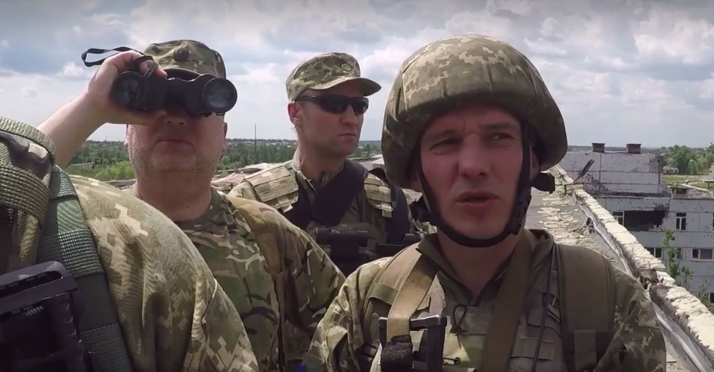 Турчинов побував на передовій / Скріншот Турчинов побував на передовій / Скріншот
