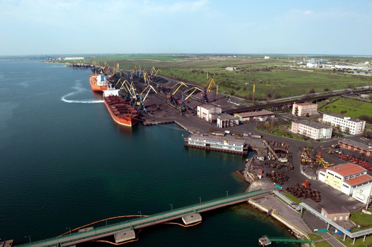 РФ блокує входження 28 кораблів до порту "Південний" / фото seafarersjournal.com РФ блокує входження 28 кораблів до порту "Південний" / фото seafarersjournal.com