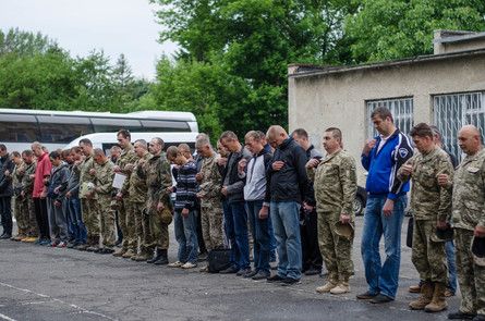 На таких зборах резервісти відновлюють знання, які отримали в зоні проведення АТО / Фото прес-служби Тернопільської ОДА На таких зборах резервісти відновлюють знання, які отримали в зоні проведення АТО / Фото прес-служби Тернопільської ОДА