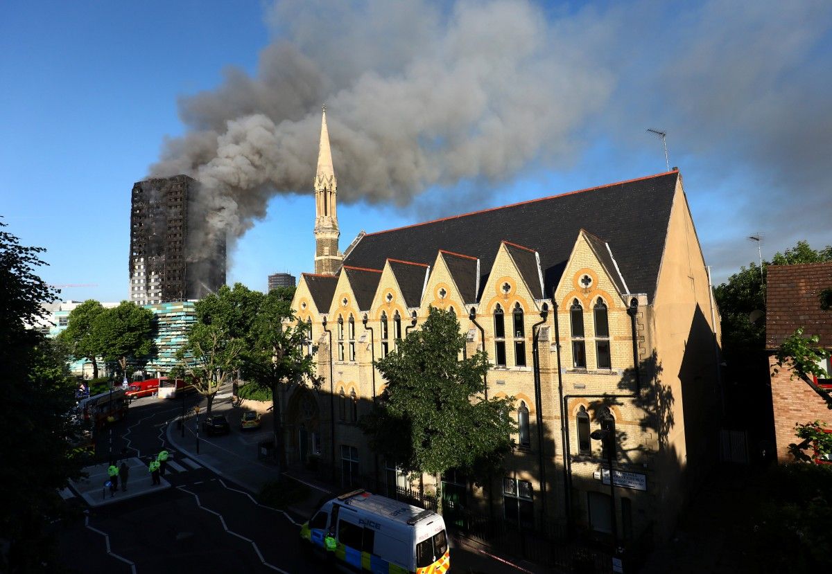 Пожар в лондонской многоэтажке / REUTERS