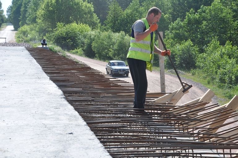Будівництво мосту через річку Ірша розпочато ще у 2011 році / фото oda.zt.gov.ua Будівництво мосту через річку Ірша розпочато ще у 2011 році / фото oda.zt.gov.ua