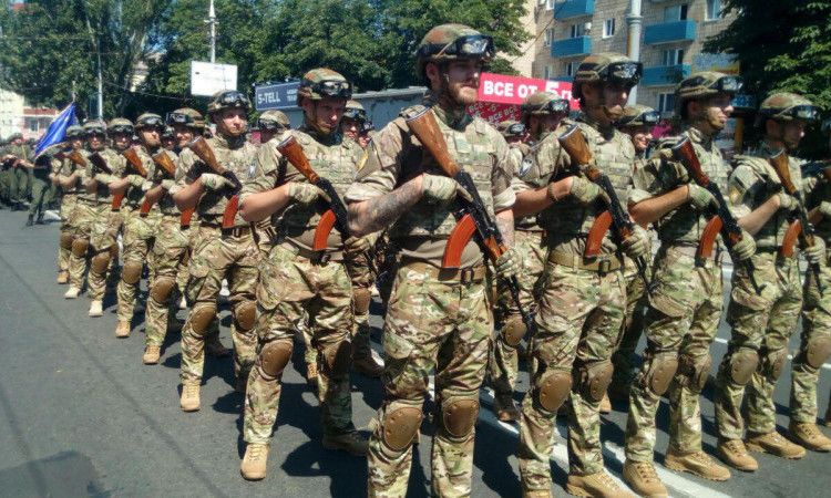 В Мариуполе отметили третью годовщину освобождения от боевиков / mvs.gov.ua В Мариуполе отметили третью годовщину освобождения от боевиков / mvs.gov.ua