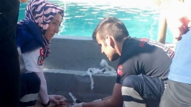 Всі п'ятеро були доставлені до лікарні / фото DHA Всі п'ятеро були доставлені до лікарні / фото DHA