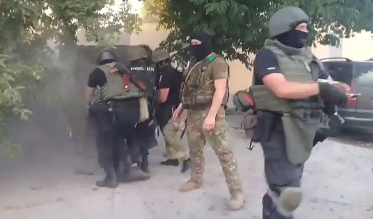 В полиции заявили о том, что конфликт в селе провоцировали обе стороны / скриншот В полиции заявили о том, что конфликт в селе провоцировали обе стороны / скриншот