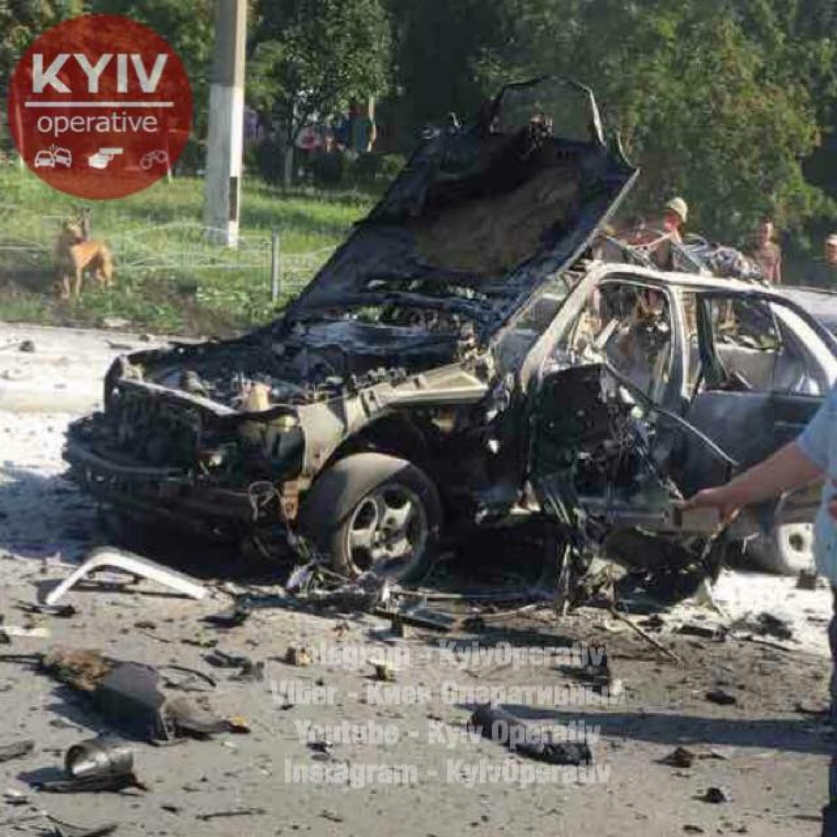 В Киеве мощный взрыв уничтожил автомобиль, водитель погиб (фото, видео) |  УНИАН