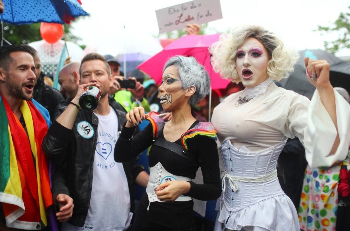Фото У центрі Берліна святкують легалізацію парламентом гей-шлюбів 30 червня 2017