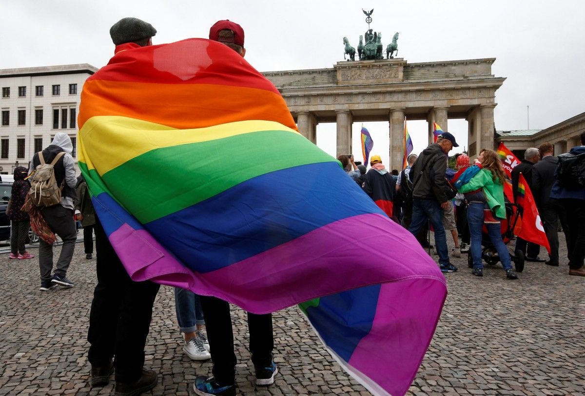 Фото У центрі Берліна святкують легалізацію парламентом гей-шлюбів 30 червня 2017