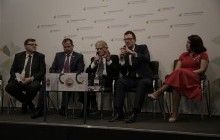 Нобелівський Лауреат Вернон Л. Сміт та міжнародний колектив відомих науковців презентували в Києві книгу про Реформацію
