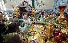У день Святого Духа Предстоятель УПЦ звершив літургію та архієрейську хіротонію в Троїцькому соборі
