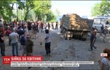 В Одесі активісти розбили приватну стоянку на узбережжі заради галявини (відео)