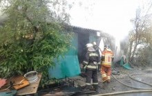 После взрыва в Днепровском районе Киева вспыхнул масштабный пожар (фото)