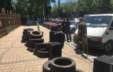 В Одесі судове засідання щодо земельних ділянок для АТОвців спровокувало сутички: поліція пустила сльозогінний газ (відео)