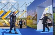 Порошенко и президент Словакии открыли на границе символическую дверь в Евросоюз (фото)