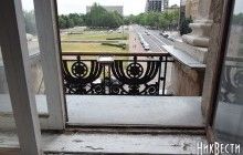 Мэр Николаева сбежал от полиции через балкон своего кабинета (фото)