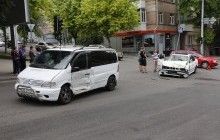 В центре Днепра произошло ДТП с пострадавшими (фото, видео)