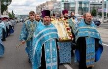 Православні Луганщини звершили хресний хід з шанованою іконою Богородиці