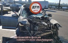 Ужасное ДТП на мосту Патона: пассажира Porsche практически обезглавило (фото)