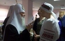 Вдова экс-депутата Госдумы Вороненкова в вышиванке спела в богословской академии (фото, видео)