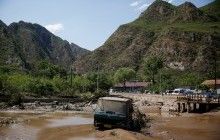 В результате схода оползня в Китае шесть человек пропали без вести