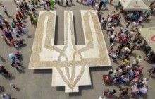 СМИ выдали фейк об украинцах и гигантском куске сала в 200 килограммов
