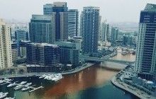 Вода оранжевого цвета заполнила район Дубай Марина (фото)