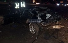 Жахлива ДТП у Києві: авто кілька разів перевернуло у повітрі на висоті 2 метрів (фото)