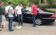 На Дніпропетровщині затримано на хабарі в 3,5 тисячі доларів майора поліції