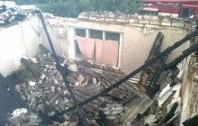 В Луганской области от удара молнии загорелась крыша жилого дома