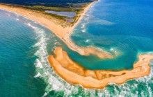 У Бермудському трикутнику раптово виник небезпечний острів, який привертає увагу акул (фото)