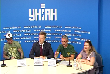 "Спільна прес-конференція Валентина Наливайченка та медиків ПДМШ ім.Пирогова"