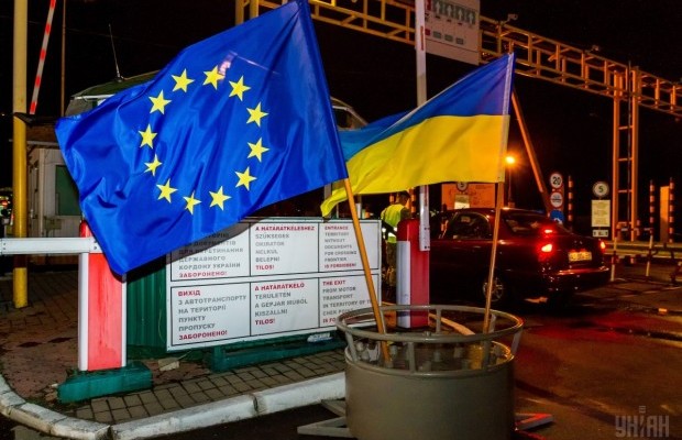 Кулеба розповів, чи загрожує Україні втрата безвізу через рішення КСУ