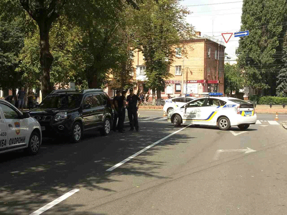 В Виннице совершено нападение на магазин одежды / ГУ Нацполиции Винницкой области В Виннице совершено нападение на магазин одежды / ГУ Нацполиции Винницкой области