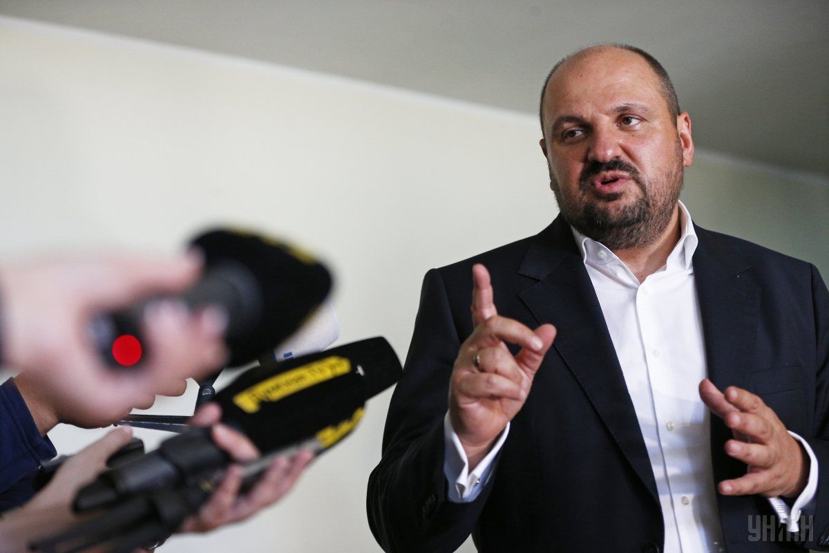 В рамках розслідування нелегального видобутку бурштину, на вже екс-нардепа Розенблата вийшла агентка НАБУ «Катерина» / фото УНІАН