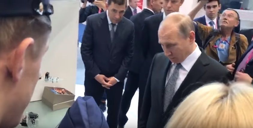 Путин - мальчику: Получается, ты обо мне тоже подумал / Скриншот Путин - мальчику: Получается, ты обо мне тоже подумал / Скриншот