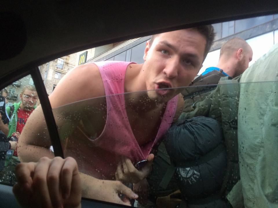 Поліція згодом відпустила затриманих / Фото facebook.com/s.education.kiev Поліція згодом відпустила затриманих / Фото facebook.com/s.education.kiev