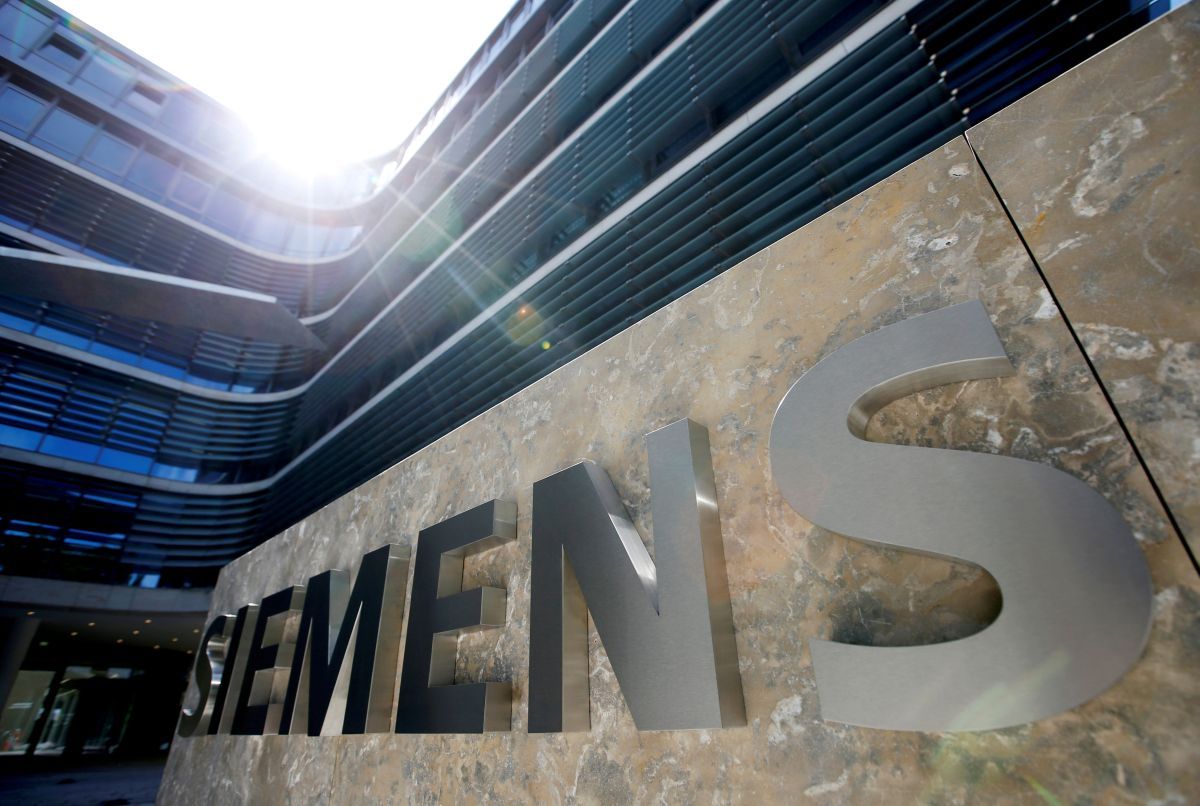 Раніше російський "Газпром" заявив про те, що істотно скоротив поставки газу через німецьку компанію Siemens / фото REUTERS