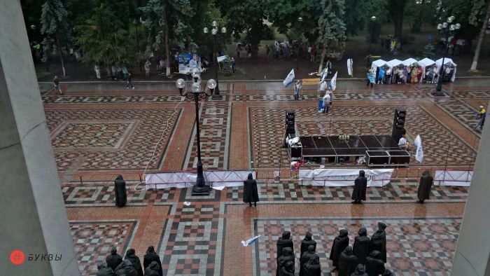 Каких-либо активных действий участники акции не совершают / фото bykvu.com Каких-либо активных действий участники акции не совершают / фото bykvu.com