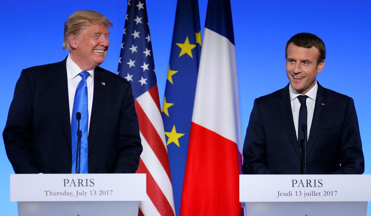 Президенты Франции Эммануэль Макрон и США Дональд Трамп / REUTERS Президенты Франции Эммануэль Макрон и США Дональд Трамп / REUTERS